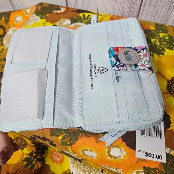 Vera Bradley RFID Turnlock Wallet - Far Out Floral - NWT - Picture 9 of 9